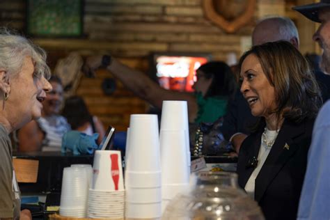 Reglas de ABC para debate entre Harris y Trump incluyen apagar .